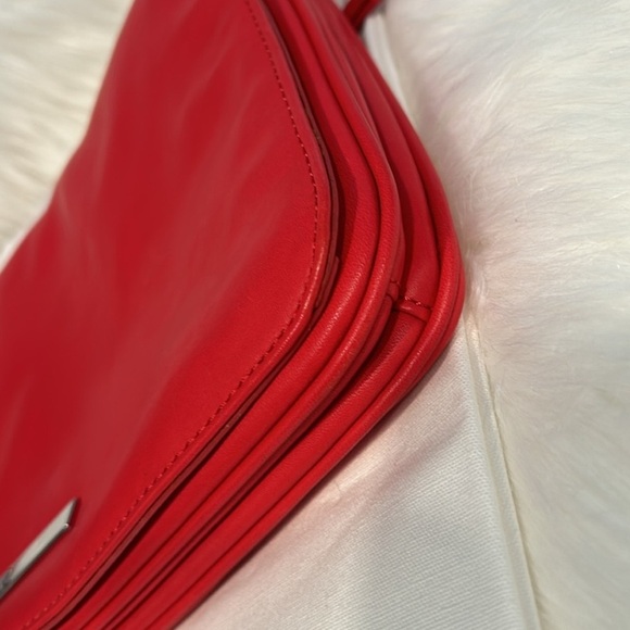 Authentic Alexander McQueen Nappa Clutch w/chain - Picture 11 of 16